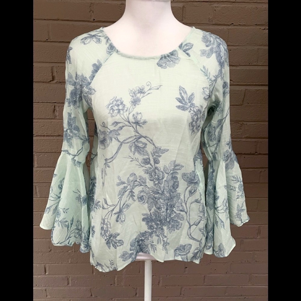 LC Lauren Conrad floral top S